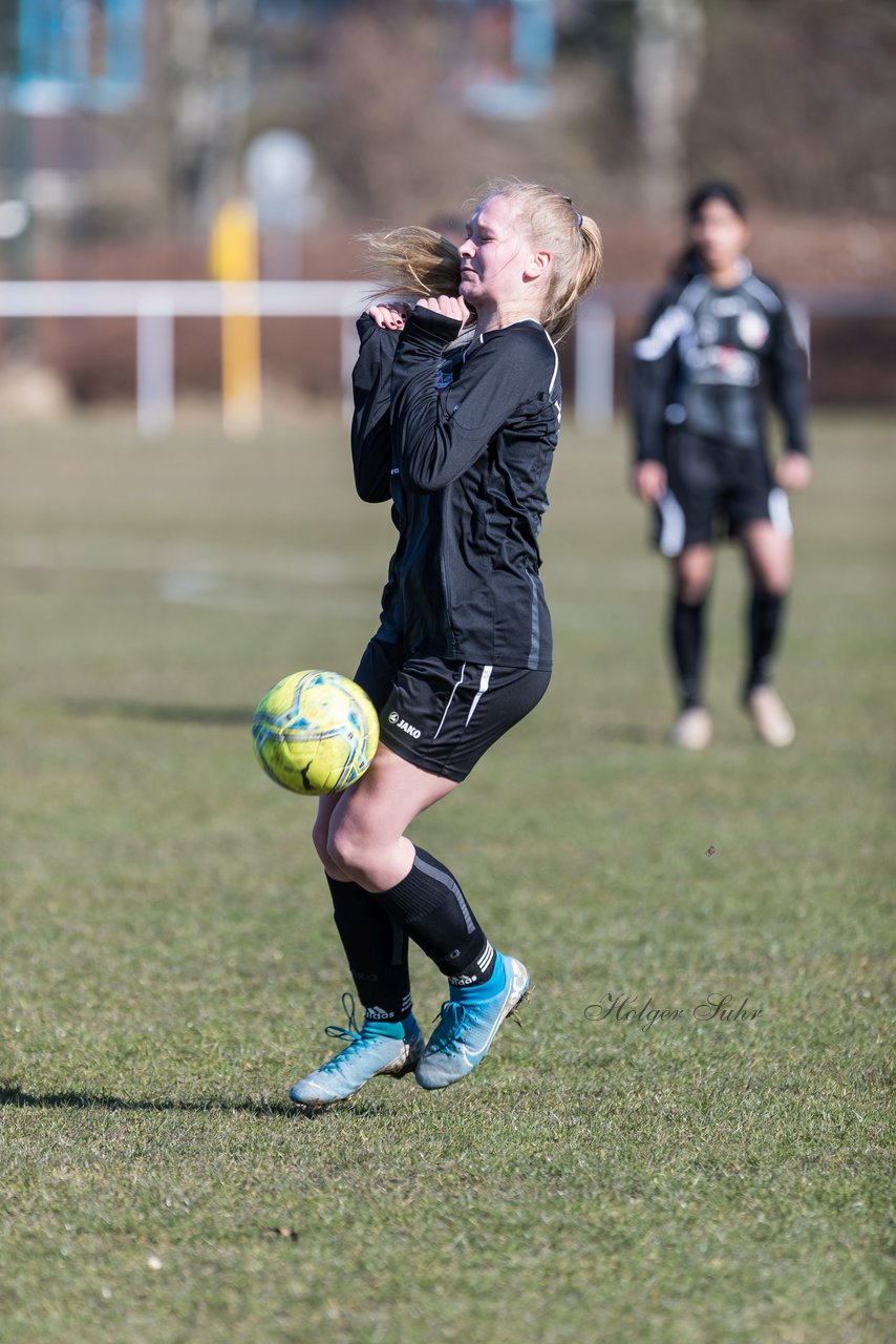 Bild 152 - wBJ Holstein Kiel II - Kieler MTV : Ergebnis: 2:1